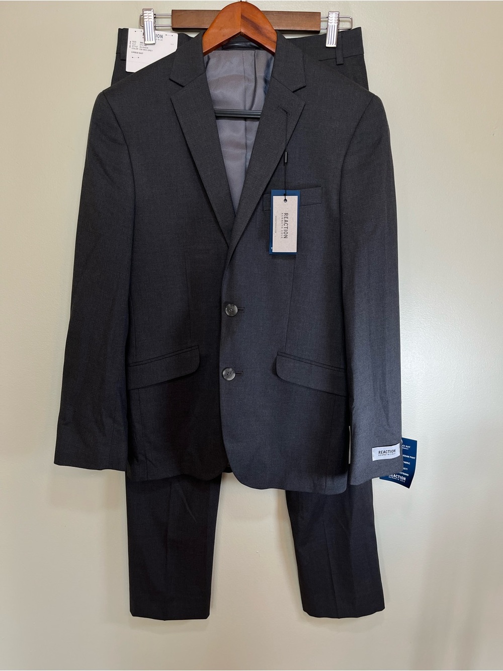 NWT Kenneth Cole Reaction Techni-Cole Men's Slim Fit Suit Charcoal Grey